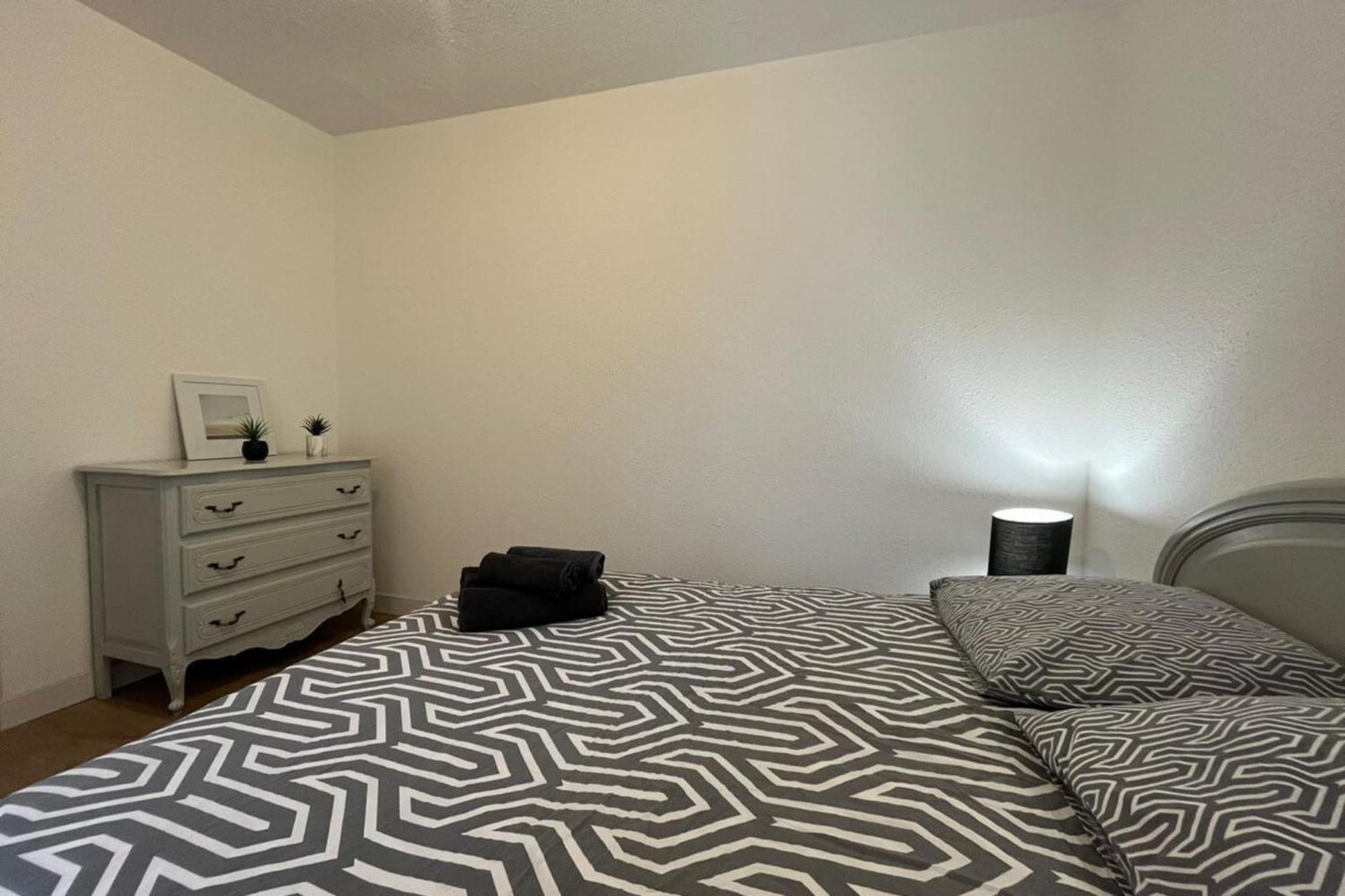 Le Cocon - Wifi - Cour Privative - Proche Halles Appartement *